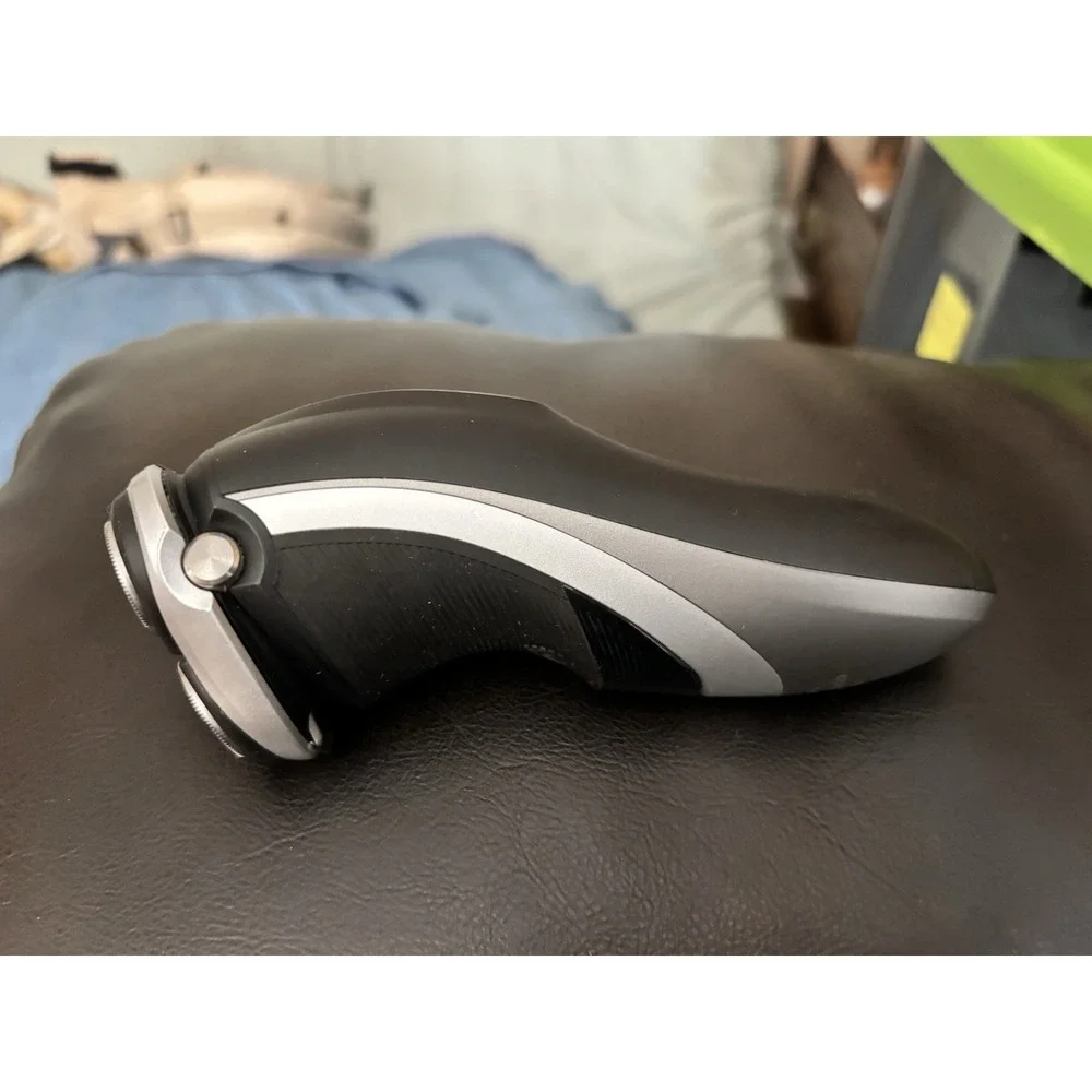 Philips Norelco Shaver 4500 AquaTec Model AT30 Working Without Charger